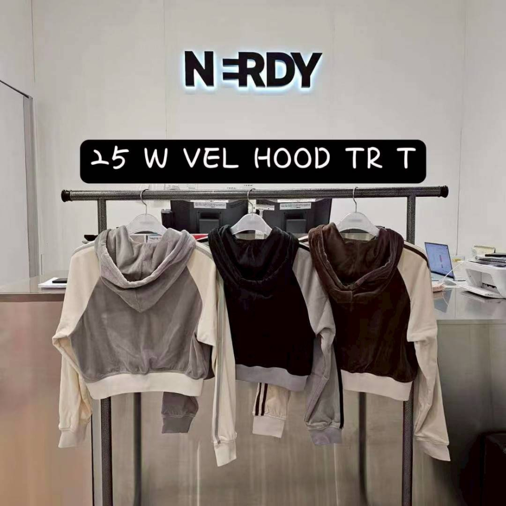 [韓國12月分活動款] [預購 每周日中午 12:00收單] 2025 韓國 NERDY  女款絲絨布連帽短外套-細節圖3