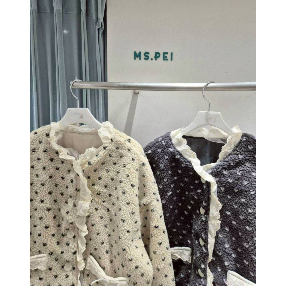 [預購 每周日中午 12:00收單] 2025 韓國 秋冬女裝 點點蕾絲滾邊刷毛外套-細節圖2