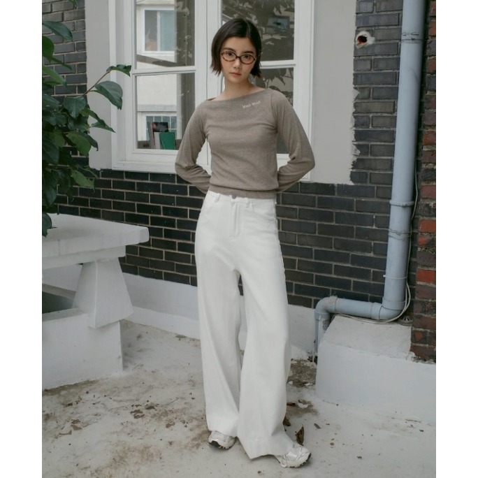 [韓國優惠ing][預購 每周日中午 12:00收單] 2025 韓國 秋冬女裝 MUAHMUAH 船型領LOGO上衣-細節圖2