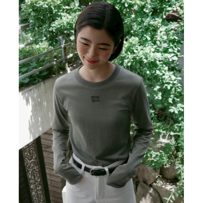 [韓國優惠ing][預購 每周日中午 12:00收單] 2025 韓國 秋冬女裝 MUAHMUAH 小LOGO百搭上衣-細節圖5