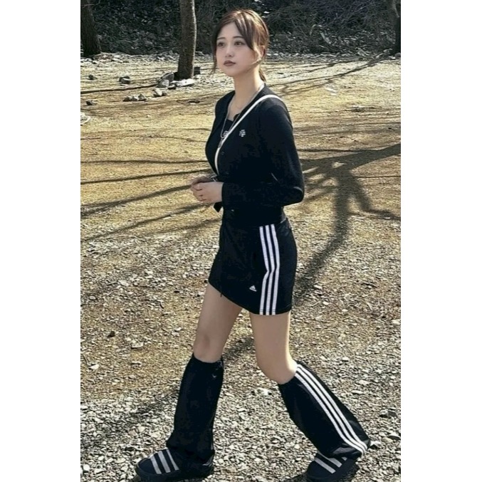 [韓國優惠ing][預購 每周日中午 12:00收單] 2025 韓國   MUAHMUAH LOGO刺繡開襟上衣+背心-細節圖9