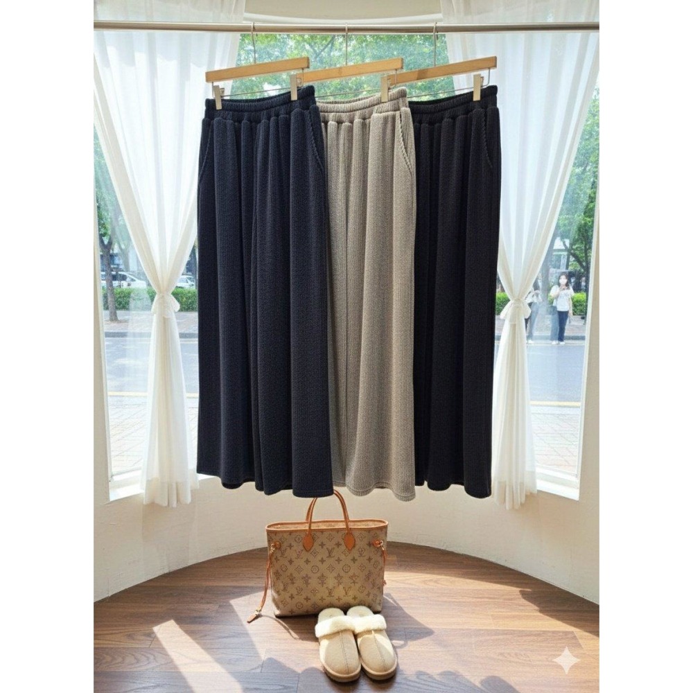 [預購 每周日中午 12:00收單] 2025 韓國 秋冬  休閒時尚女裝  天鵝絨水手領拉鍊針織上衣+鬆緊褲頭長褲套裝-細節圖6