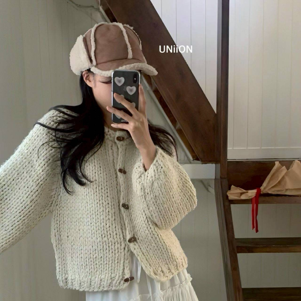 [預購 每周日中午 12:00收單] 2025 韓國  秋冬時尚配件 野馬綁帶護耳帽-細節圖3