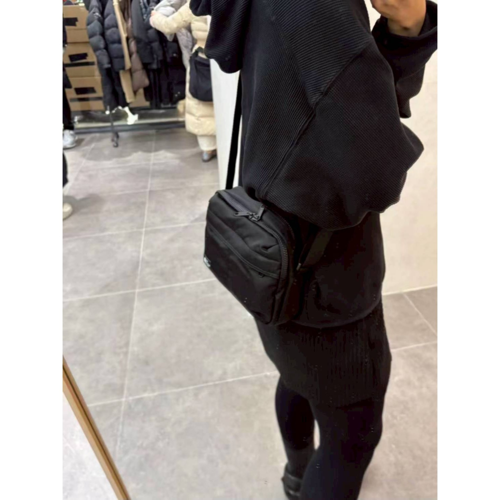 [韓國季末折扣ing][預購 每周日中午 12:00收單] 2025韓國 潮牌包包 NORTH FACE 旅行斜背小包-細節圖4