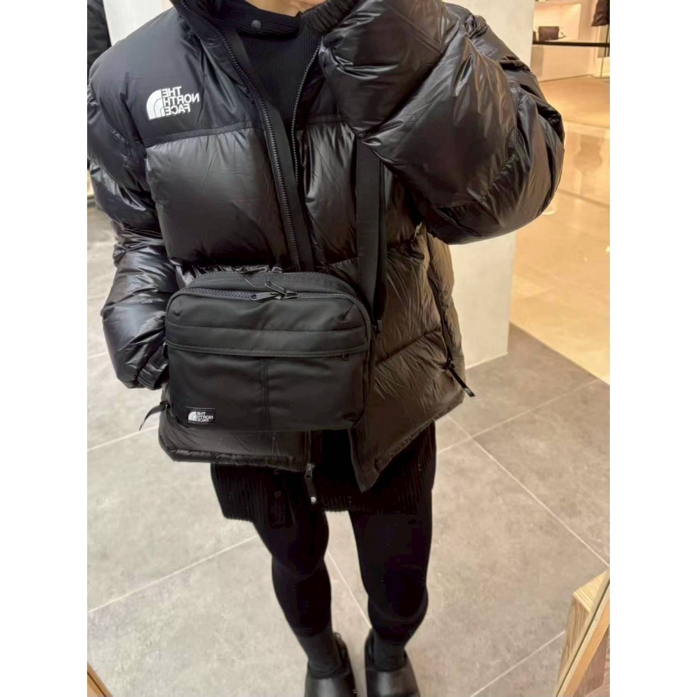[韓國季末折扣ing][預購 每周日中午 12:00收單] 2025韓國 潮牌包包 NORTH FACE 旅行斜背小包-規格圖6