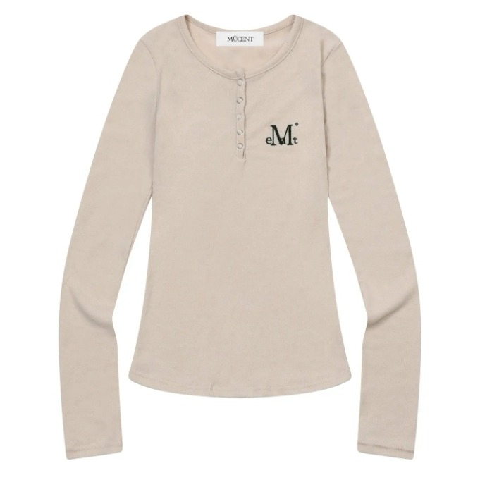 [預購 每周日中午 12:00收單] 2025 韓國 秋冬女裝   MUCENT 半開領  logo上衣-細節圖4