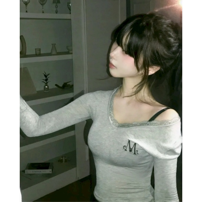 [預購 每周日中午 12:00收單] 2025 韓國 秋冬女裝  MUCENT V領蕾絲上衣-細節圖3