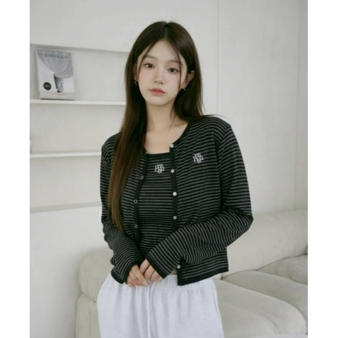 [韓國打折ing][預購 每周日中午 12:00收單] 2026 韓國 MUAHMUAH 條紋開襟上衣+背心套裝組-細節圖3