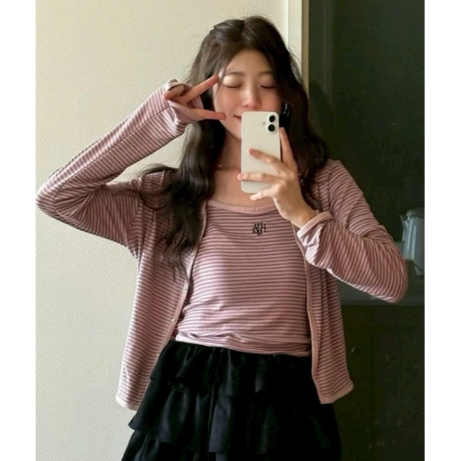 [韓國打折ing][預購 每周日中午 12:00收單] 2026 韓國 MUAHMUAH 條紋開襟上衣+背心套裝組-細節圖4