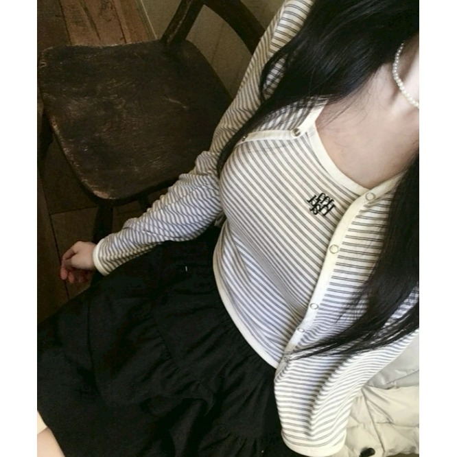 [韓國打折ing][預購 每周日中午 12:00收單] 2026 韓國 MUAHMUAH 條紋開襟上衣+背心套裝組-細節圖6
