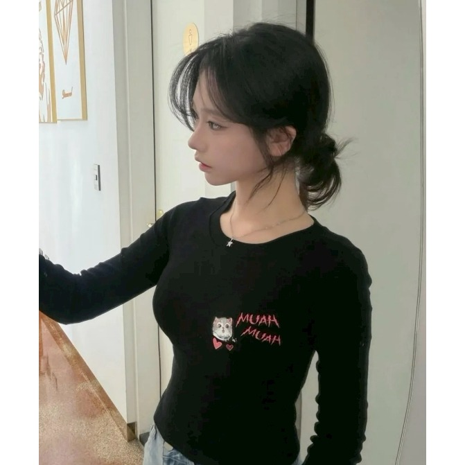 [韓國打折ing][預購 每周日中午 12:00收單] 2026 韓國 MUAHMUAH 貓咪刺繡上衣-細節圖3