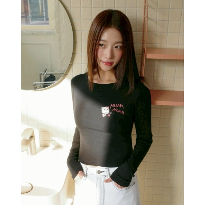 [韓國打折ing][預購 每周日中午 12:00收單] 2026 韓國 MUAHMUAH 貓咪刺繡上衣-細節圖4