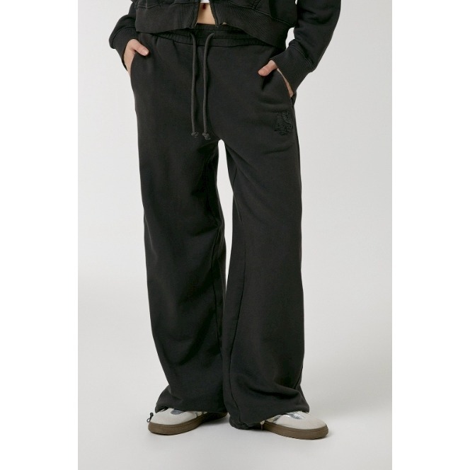 [韓國限時打折ing][預購 每周日中午 12:00收單] 2026 韓國 WHO.A.U  女款 49貼布長褲-細節圖3