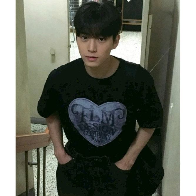 [韓國打折ing][預購 每周日中午 12:00收單] 2026 韓國 F.ILLUMINATE 愛心暈染上衣-細節圖6