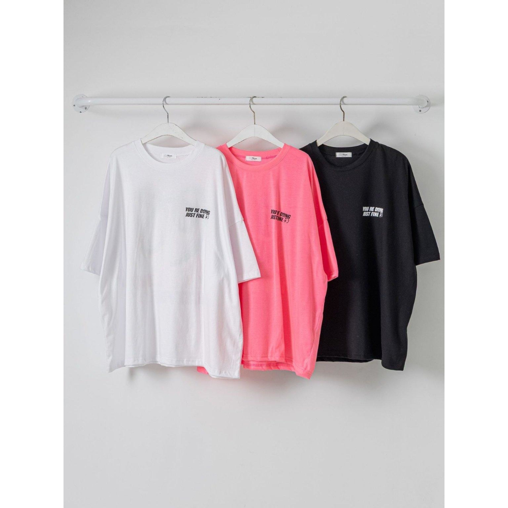 [預購 每周日中午 12:00收單] 2026 韓國 春夏女裝 彩色塗鴉英文上衣-細節圖4