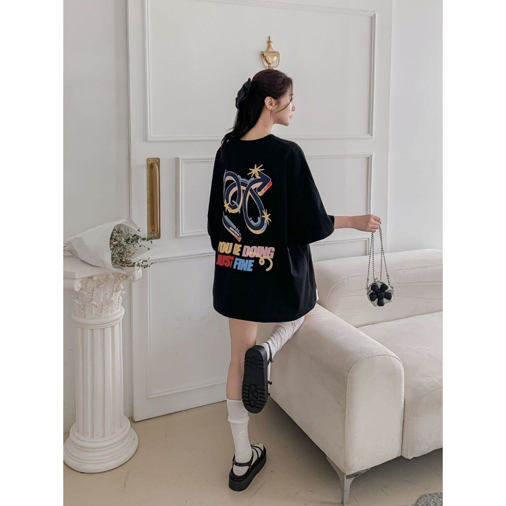 [預購 每周日中午 12:00收單] 2026 韓國 春夏女裝 彩色塗鴉英文上衣-細節圖6