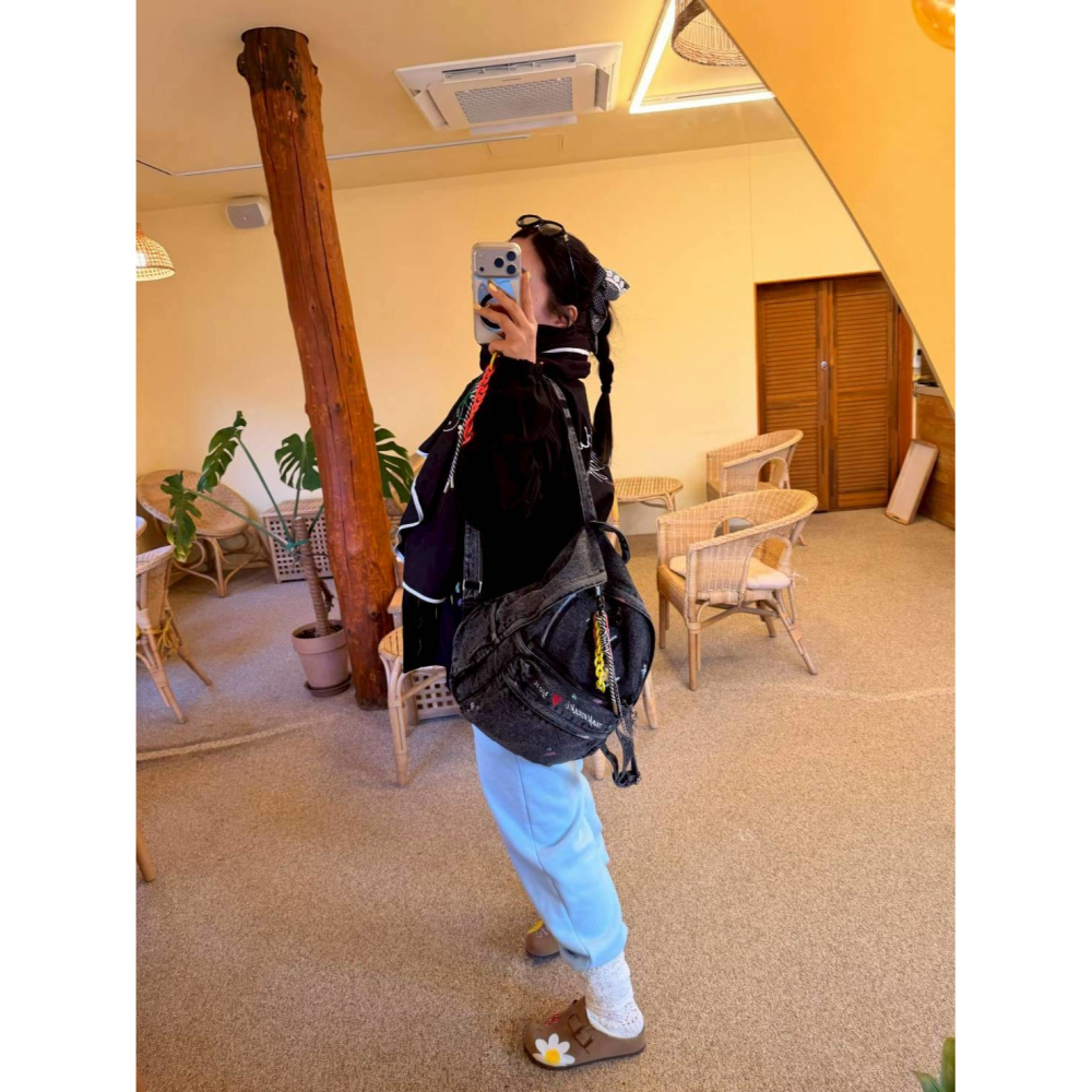 [預購 每周日中午 12:0收單] 2026 韓國 時尚包包 手繪笑臉牛仔後背包-細節圖8