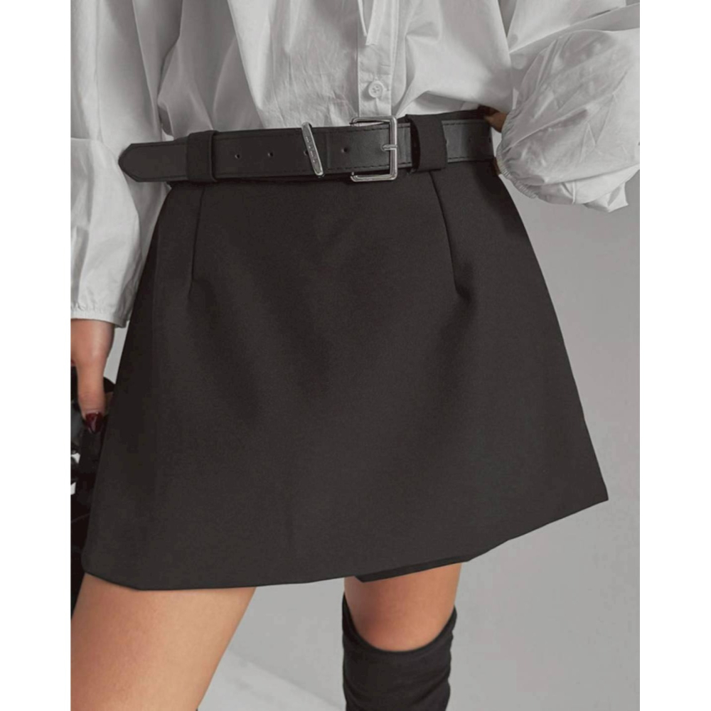 [預購 每周日中午 12:00收單] 2026 韓國 春夏女裝 開岔短褲迷你裙 附皮帶-細節圖2