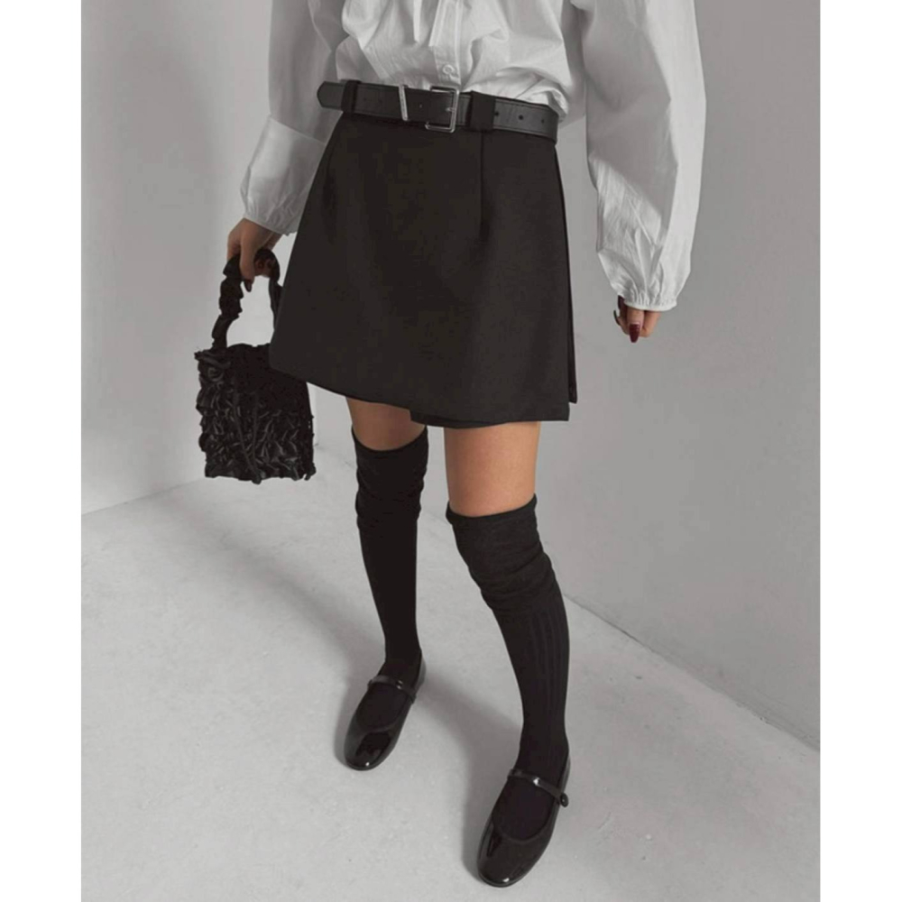 [預購 每周日中午 12:00收單] 2026 韓國 春夏女裝 開岔短褲迷你裙 附皮帶-細節圖3