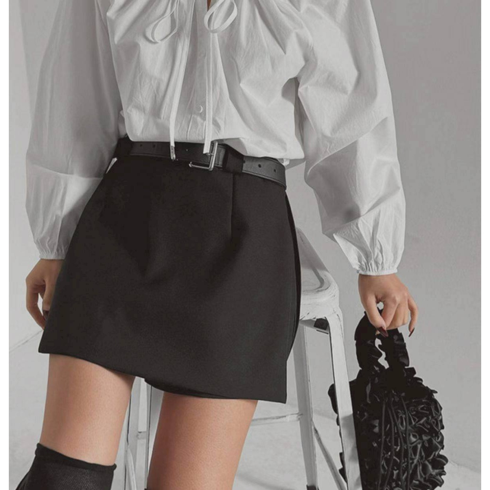 [預購 每周日中午 12:00收單] 2026 韓國 春夏女裝 開岔短褲迷你裙 附皮帶-細節圖4