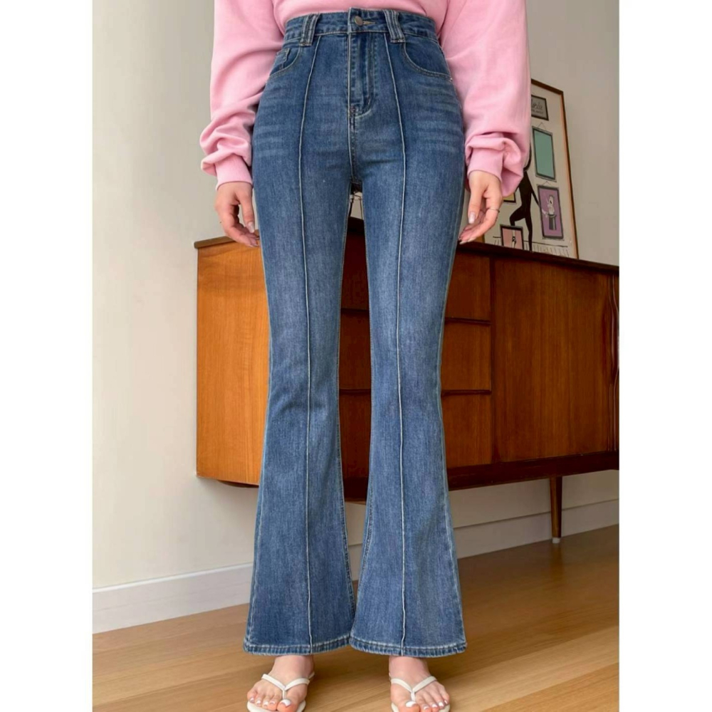 [預購 每周日中午 12:00收單] 2026 韓國 春夏女裝 縫線設計小喇叭牛仔褲-細節圖5