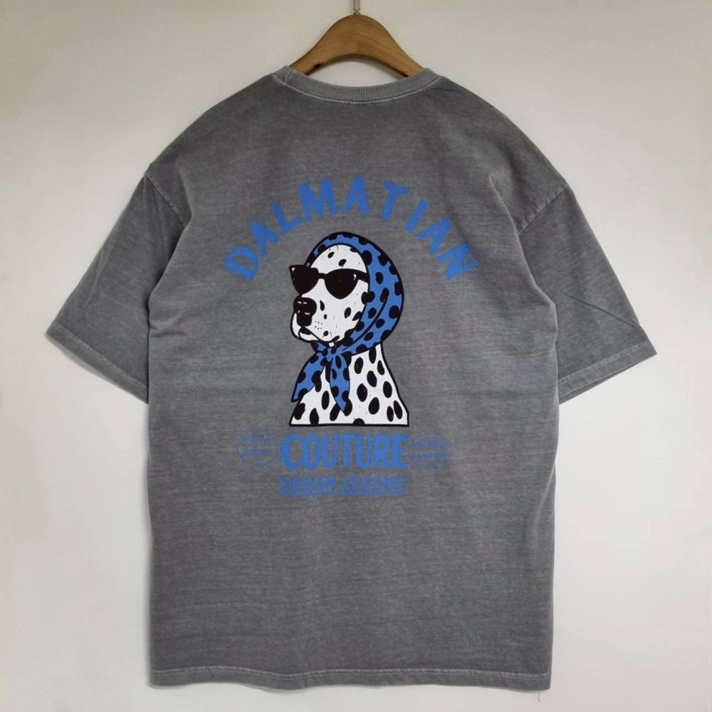 [預購 每周日中午 12:00收單] 2026 韓國 趣味短袖T-忠狗頭巾水洗上衣(中性款)-細節圖3