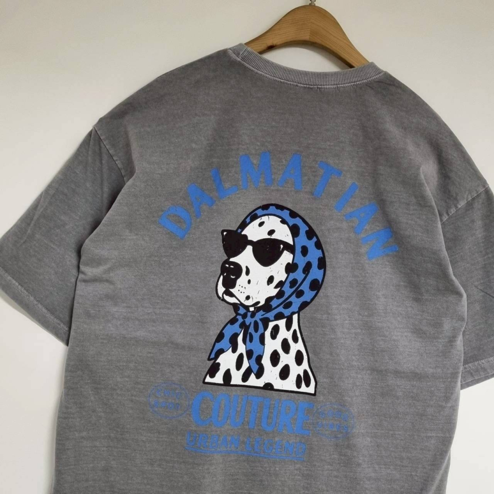 [預購 每周日中午 12:00收單] 2026 韓國 趣味短袖T-忠狗頭巾水洗上衣(中性款)-細節圖5