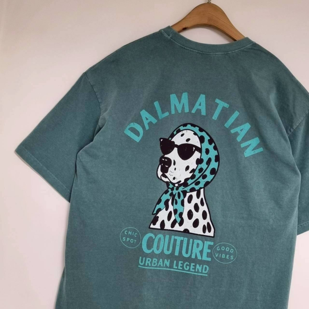 [預購 每周日中午 12:00收單] 2026 韓國 趣味短袖T-忠狗頭巾水洗上衣(中性款)-細節圖6