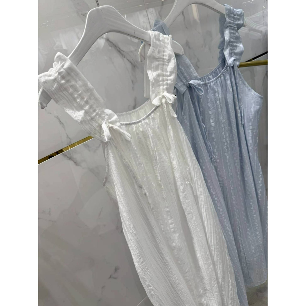 [預購 每周日中午 12:00收單] 2026 韓國 春夏女裝 皺褶肩帶連身洋裝-細節圖4