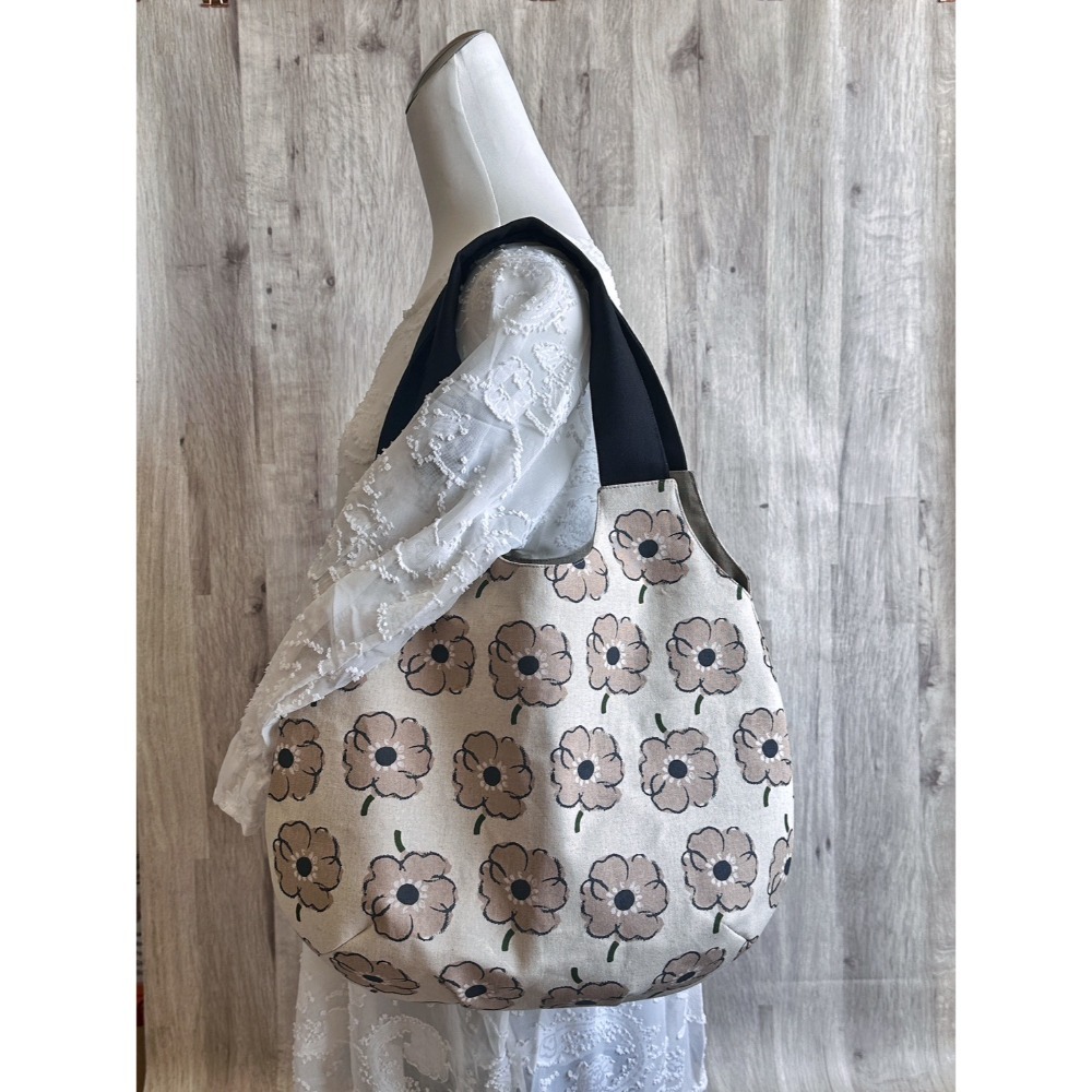 柔霧花園 柔軟水滴包 肩背 大容量 軟布包-規格圖9