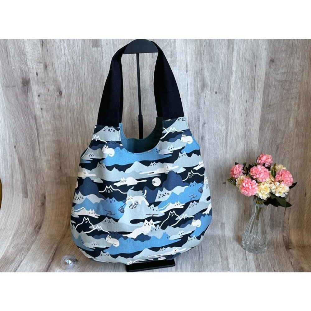 山嵐裡的貓影 柔軟水滴包 肩背 大容量 軟布包-細節圖2