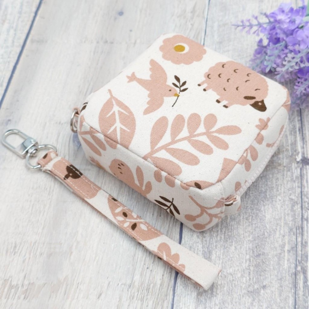 粉紅麋鹿 方形拉鍊收納包 可拆式手腕帶 手作小物包 行動電源包-細節圖2