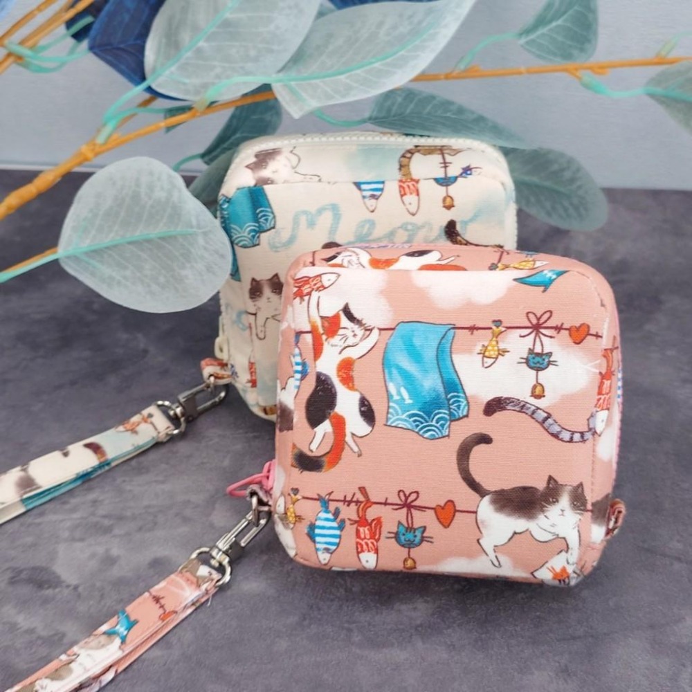 貓咪曬衣樂 方形拉鍊收納包 可拆式手腕帶 手作小物包 行動電源包-細節圖4