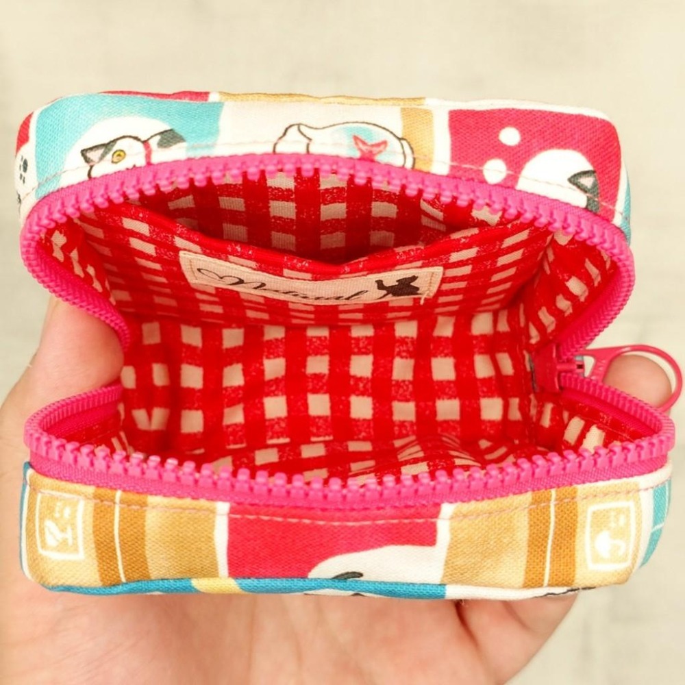 格子小貓 方形拉鍊收納包 可拆式手腕帶 手作小物包 行動電源包-細節圖6