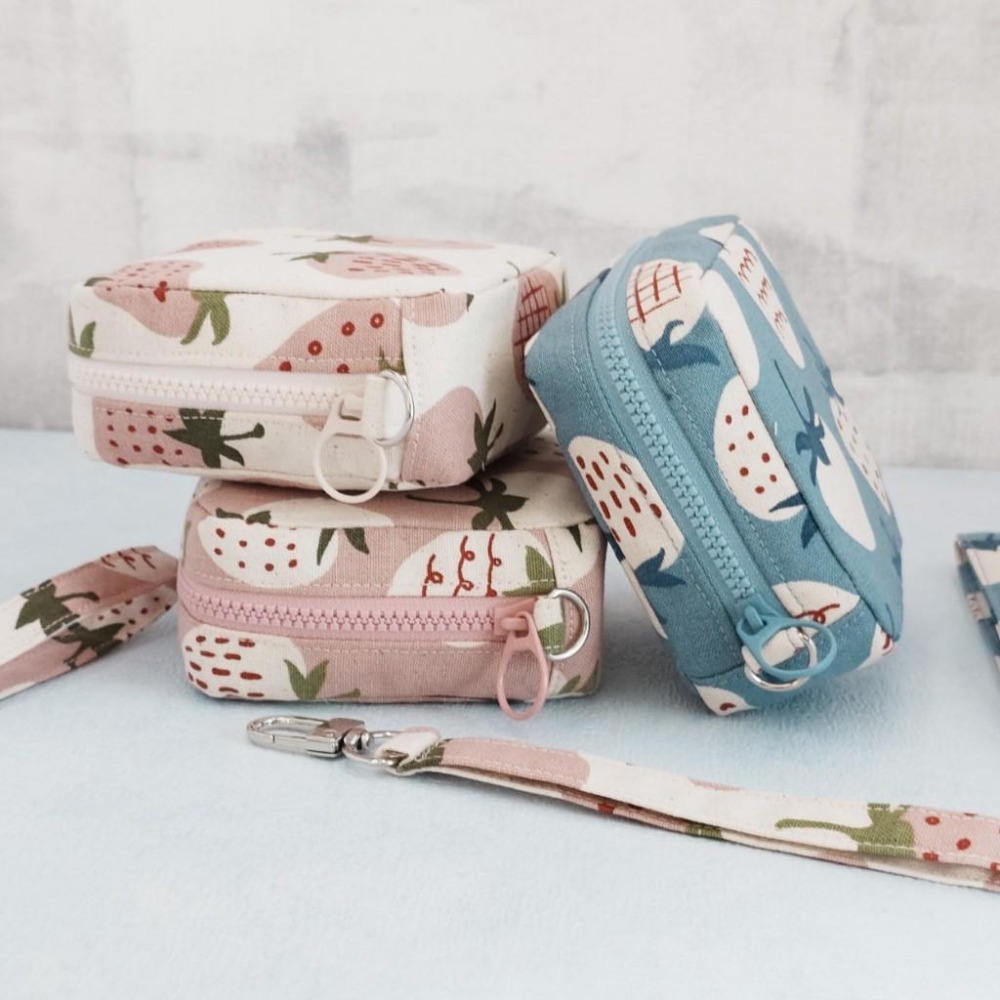草莓園 方形拉鍊收納包 可拆式手腕帶 手作小物包 行動電源包-細節圖3