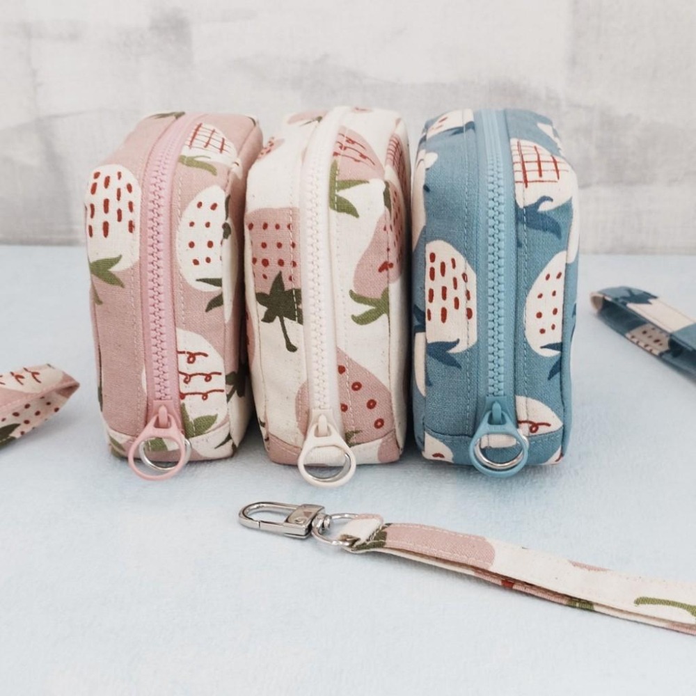 草莓園 方形拉鍊收納包 可拆式手腕帶 手作小物包 行動電源包-細節圖4