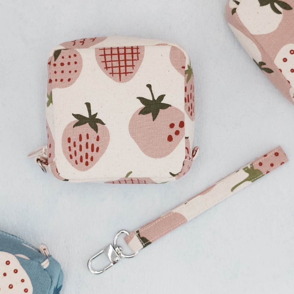 草莓園 方形拉鍊收納包 可拆式手腕帶 手作小物包 行動電源包-規格圖9