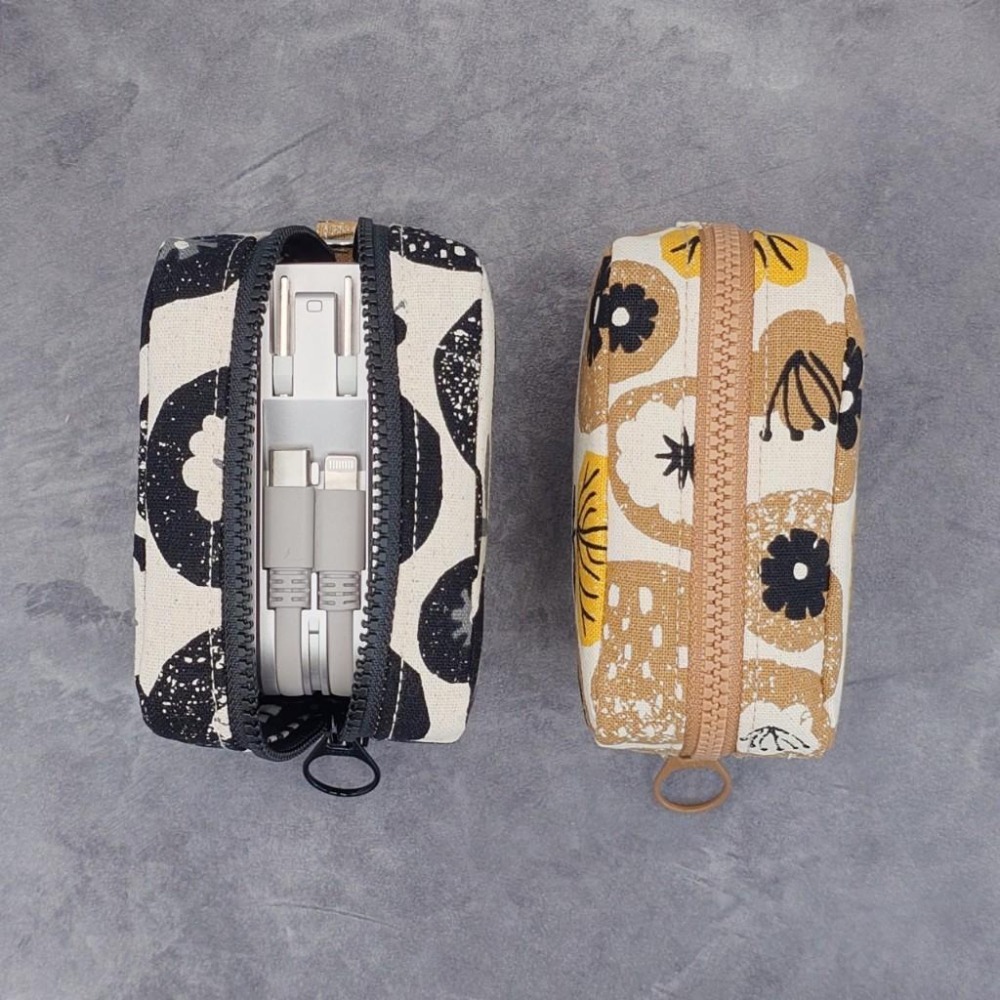 圓圈花 方形拉鍊收納包 可拆式手腕帶 手作小物包 行動電源包-細節圖4