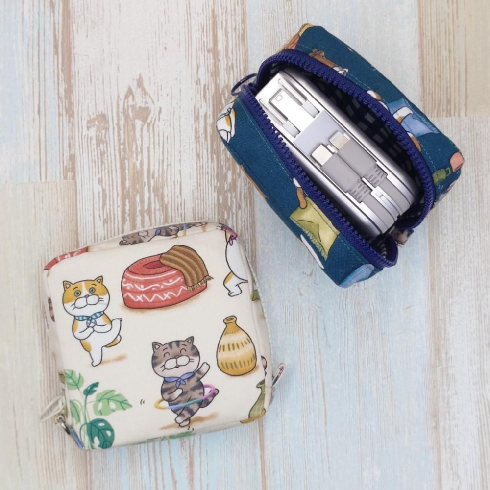 貓咪瑜珈 方形拉鍊收納包 可拆式手腕帶 手作小物包 行動電源包-細節圖3