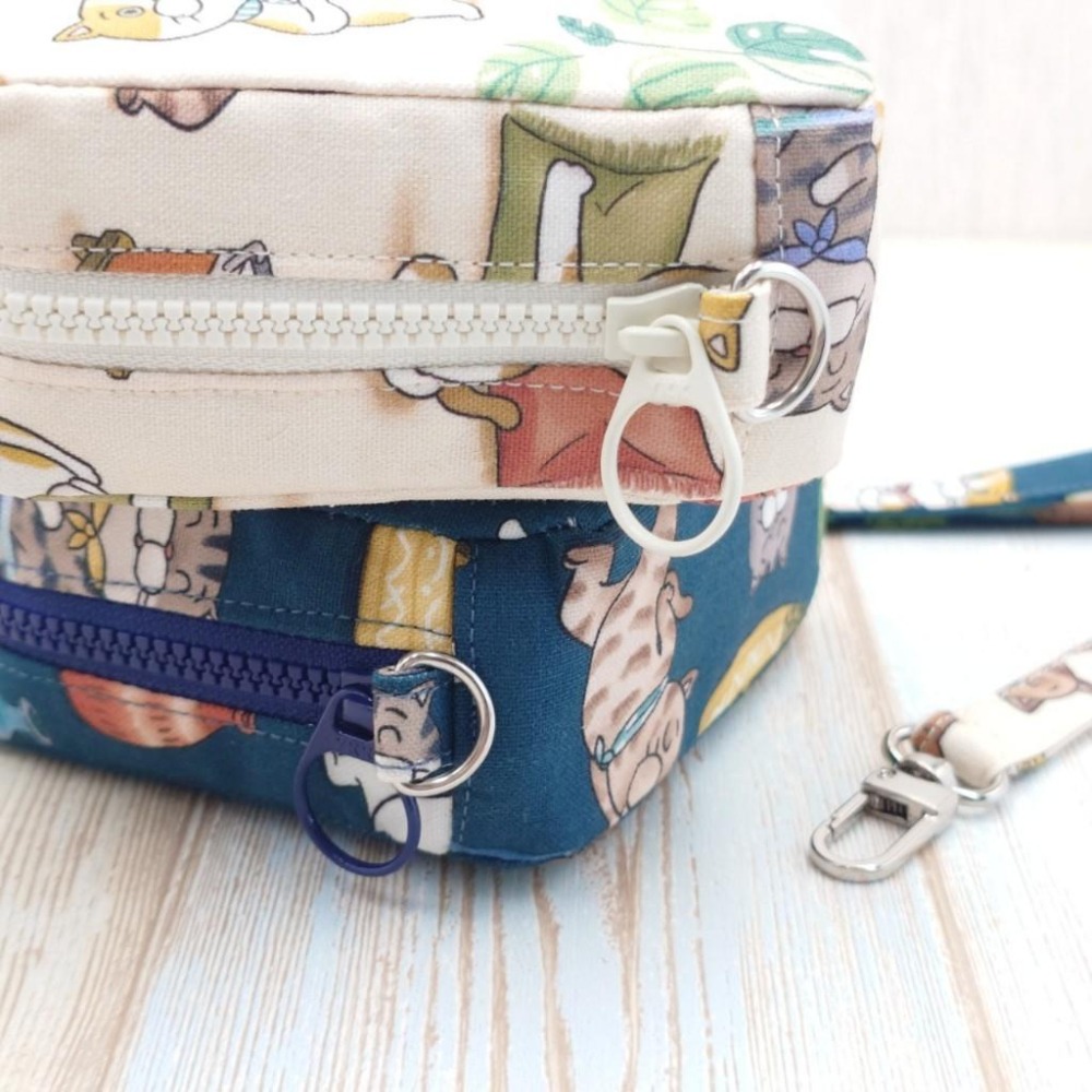 貓咪瑜珈 方形拉鍊收納包 可拆式手腕帶 手作小物包 行動電源包-細節圖4