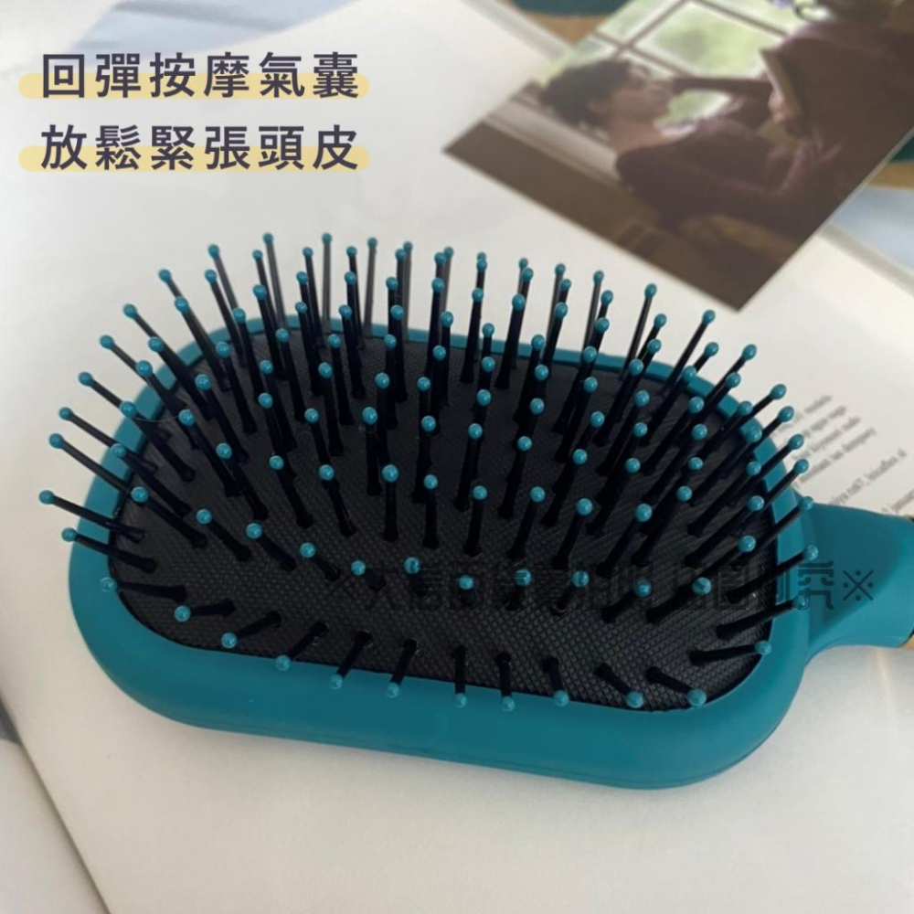 大信百貨》墨綠質感 按摩氣囊梳【新品促銷】髮型梳 按摩梳子 按摩頭皮 捲梳 排骨梳 男女吹頭梳，墨綠梳子-細節圖4