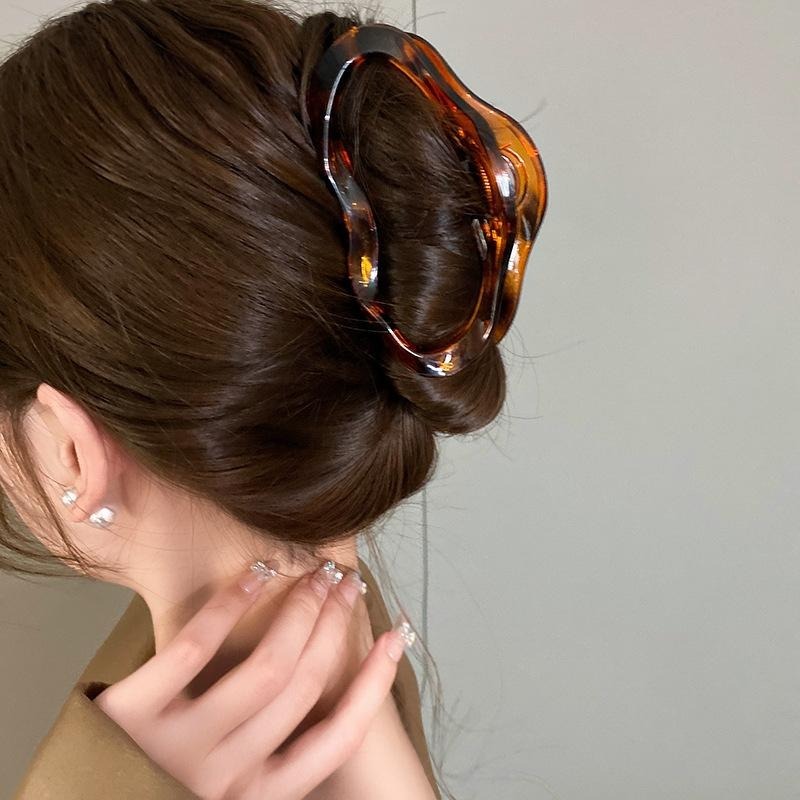 雲朵果凍抓夾💕 大髮夾 鯊魚夾 抓夾 法式 韓版 簡約 髮夾鯊魚夾 韓系髮夾 髮飾 磨砂 磨砂髮夾 髮夾 大信百貨-細節圖3