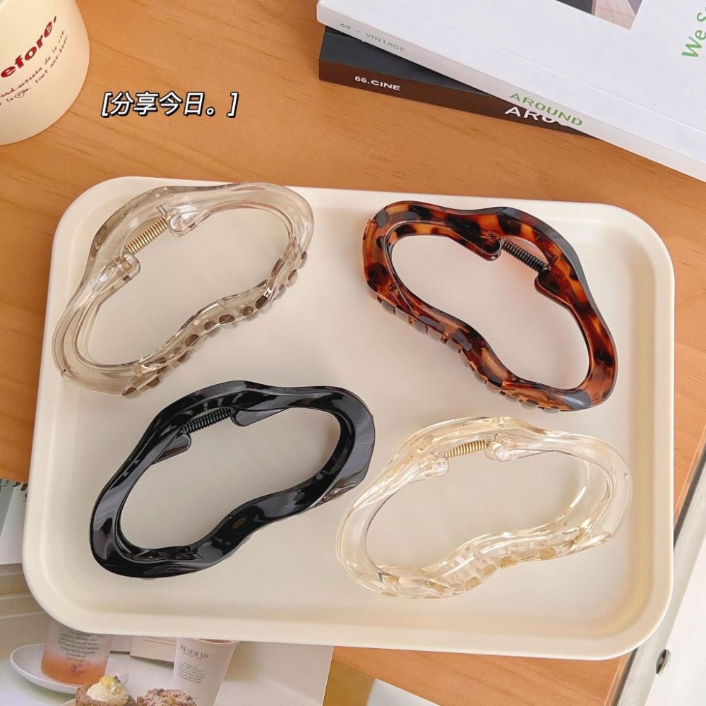 雲朵果凍抓夾💕 大髮夾 鯊魚夾 抓夾 法式 韓版 簡約 髮夾鯊魚夾 韓系髮夾 髮飾 磨砂 磨砂髮夾 髮夾 大信百貨-細節圖5