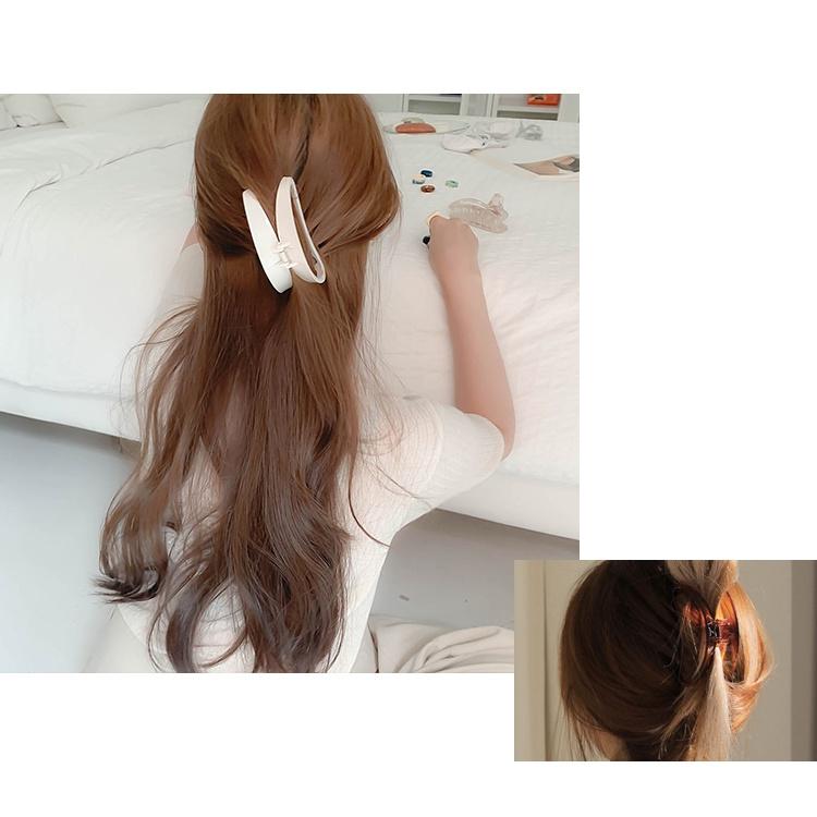 大信百貨》月亮彎 鯊魚夾 大號抓夾 韓國ins 後腦勺盤髮夾洗澡發抓 抓夾 髮夾 長髮夾 韓國簡約氣質方形發抓頭飾-細節圖4
