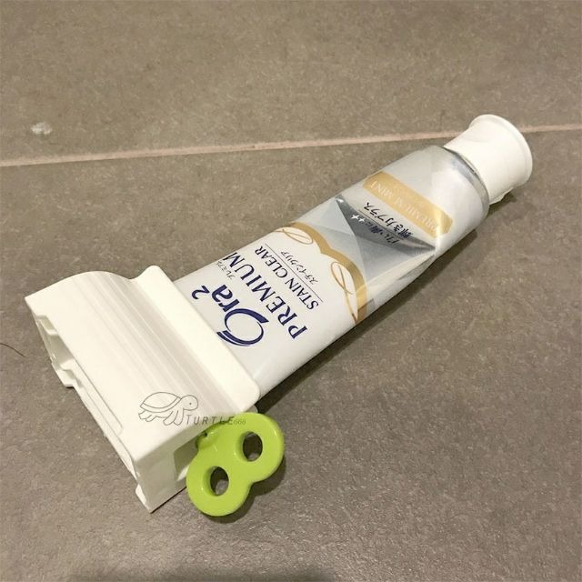 大信百貨》簡約不浪費 手轉 擠牙膏神器 擠牙膏 牙膏器 牙膏掛架 手動擠牙膏 擠牙膏器具，擠牙膏器-細節圖2