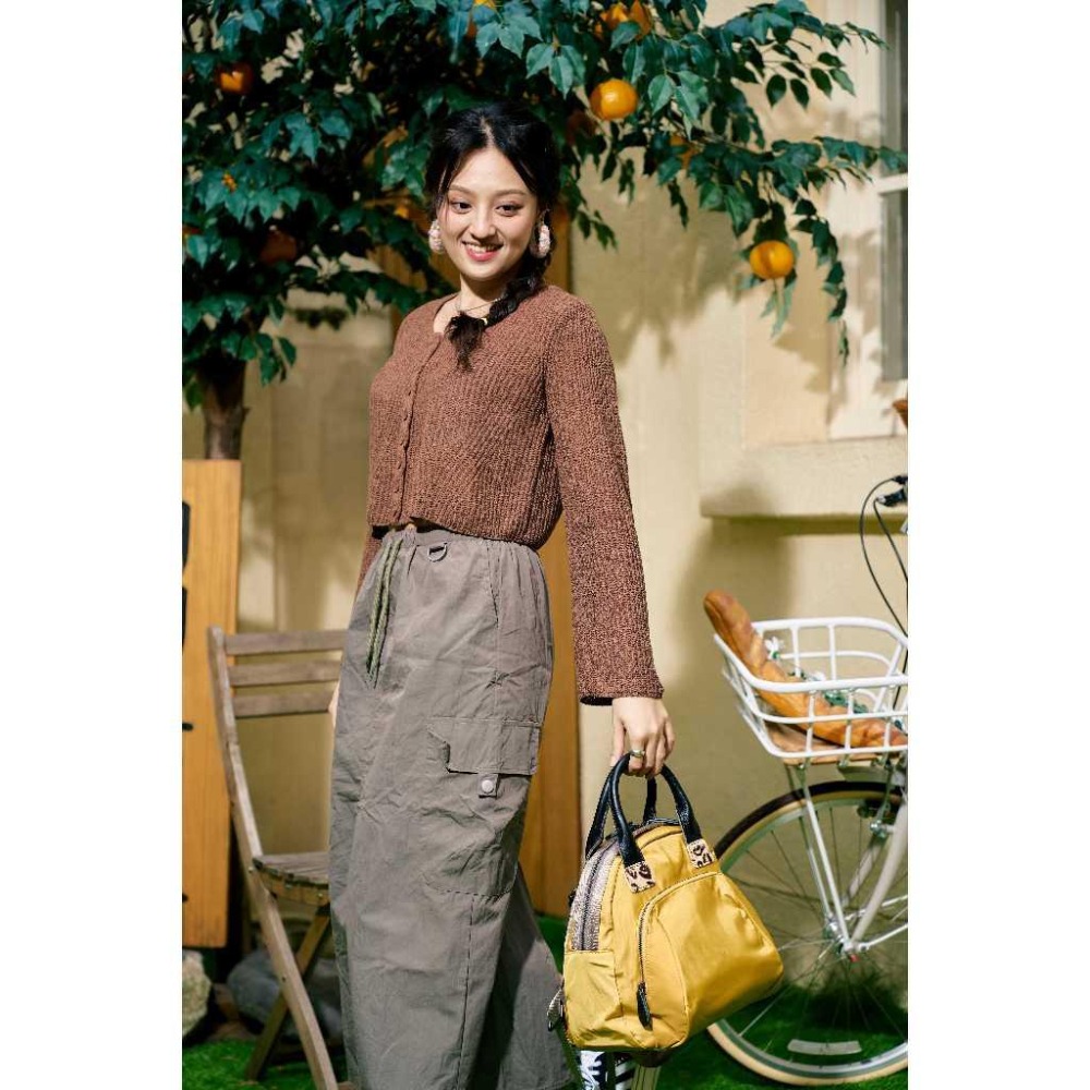 WDF.CO 現貨│ 韓國3色真皮尼龍│黑紅黃│後背包 │防潑水 │大容量 │真皮手提│雙肩包│包包女斜背包│通勤包-細節圖4