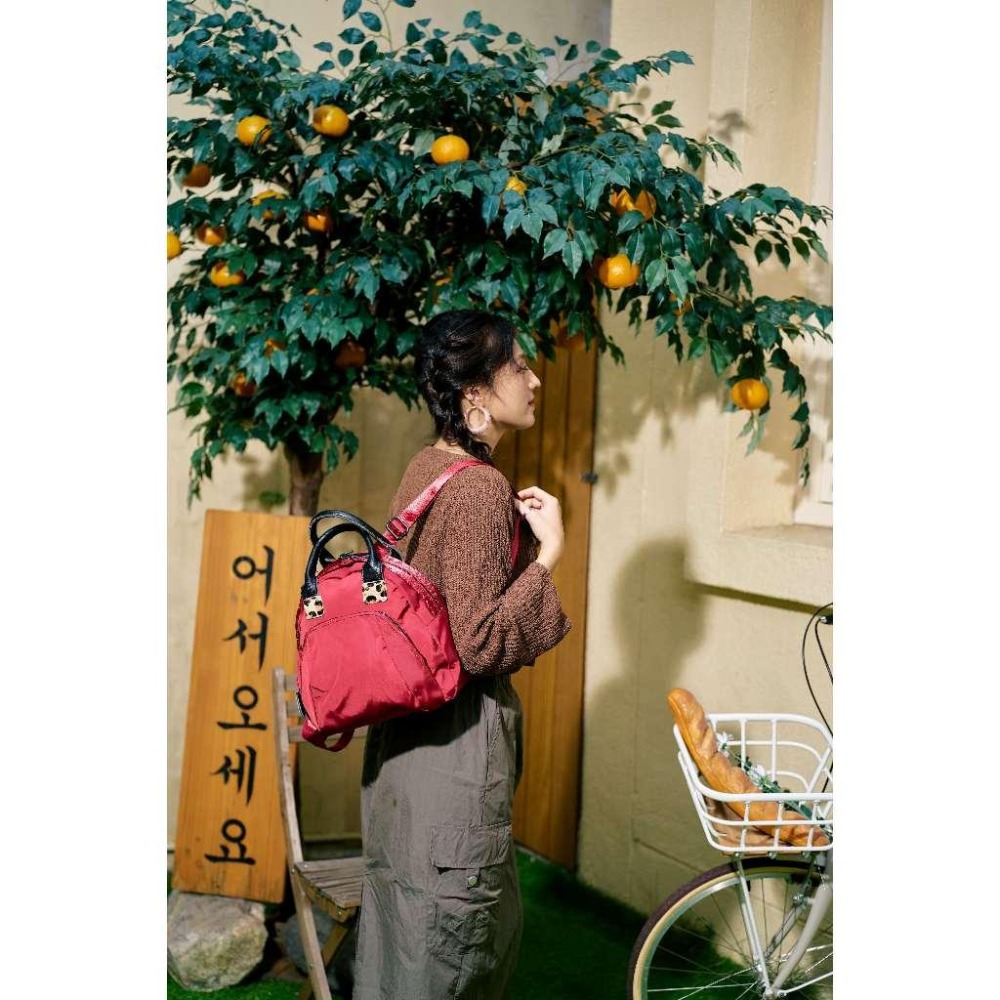 WDF.CO 現貨│ 韓國3色真皮尼龍│黑紅黃│後背包 │防潑水 │大容量 │真皮手提│雙肩包│包包女斜背包│通勤包-細節圖5