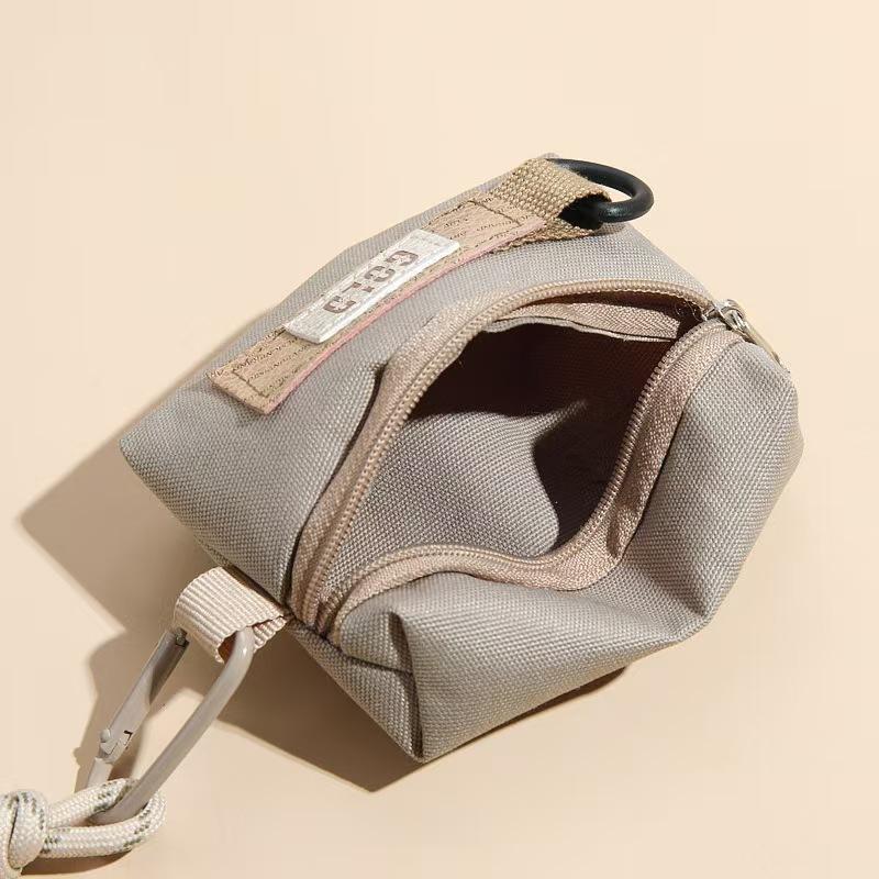WDF.CO現貨｜2025韓國東大門新款GOLD鑰匙包掛脖子包│卡灰2色隨身小包│可調整│收納包｜有拉鍊｜耳機包｜輕量-細節圖3