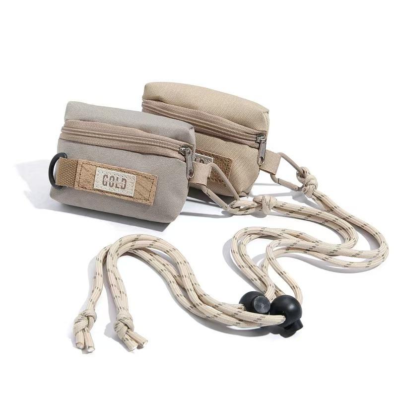 WDF.CO現貨｜2025韓國東大門新款GOLD鑰匙包掛脖子包│卡灰2色隨身小包│可調整│收納包｜有拉鍊｜耳機包｜輕量-細節圖9