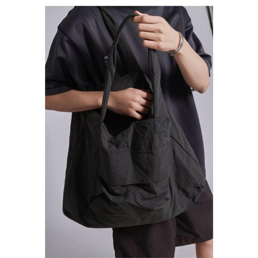 WDF.CO現貨｜2025韓國東大門新款尼龍│黑綠棕3色防潑水托特包│單肩機能包│有拉鍊│斜背包｜外出包｜大容量｜戶外包-細節圖3